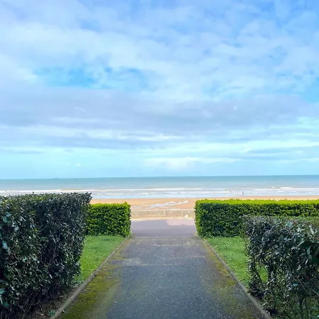 2000 Batiment 7 - Sur Le Front De Mer * Cabourg